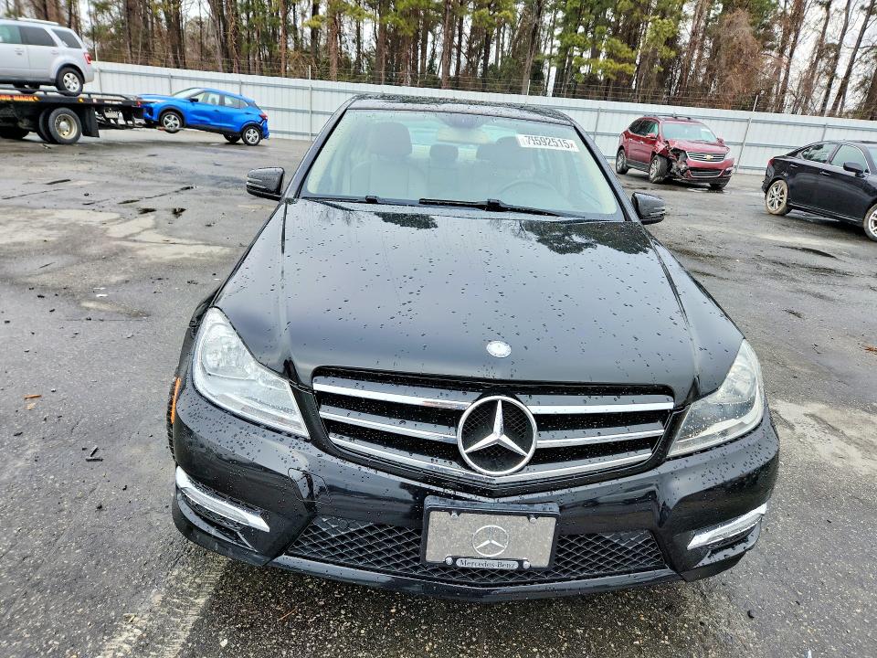 Photo 5 from auction – 2014 MERCEDES-BENZ C 300 4MAT with VIN WDDGF8AB4ER320300