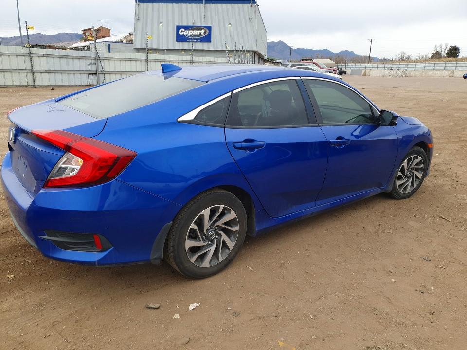 Photo 3 from auction – 2018 HONDA CIVIC with VIN 19XFC2F76JE010039