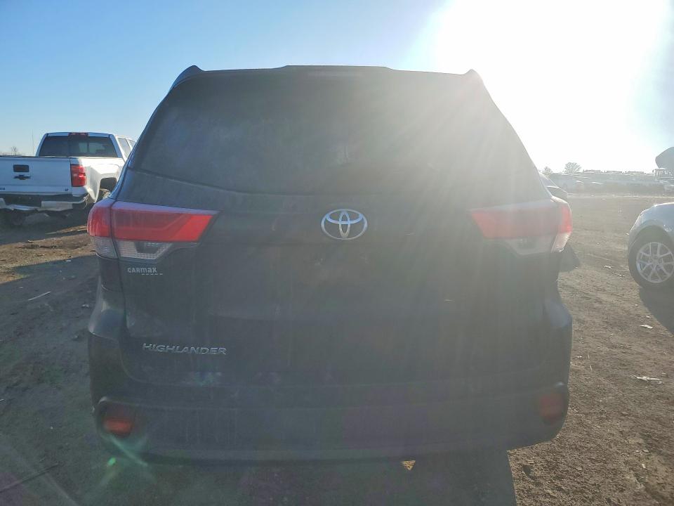 Photo 6 from auction – 2019 TOYOTA HIGHLANDER with VIN 5TDZZRFHXKS319999