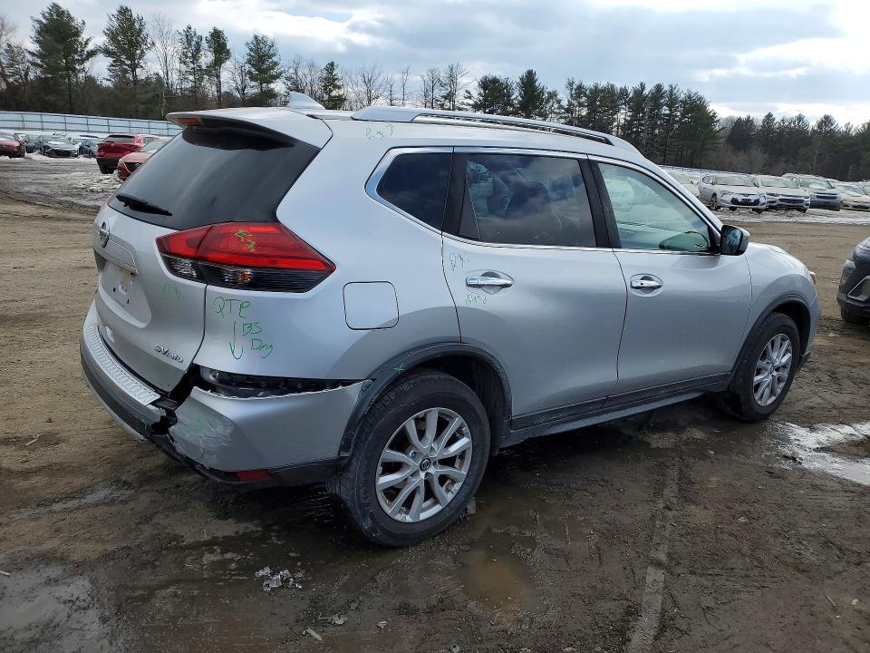 Photo 3 from auction – 2017 NISSAN ROGUE with VIN JN8AT2MV4HW001680