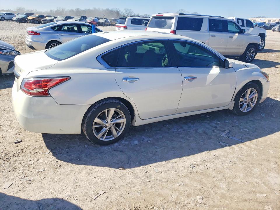 Photo 3 from auction – 2015 NISS ALTIMA with VIN 1N4AL3AP4FN879044