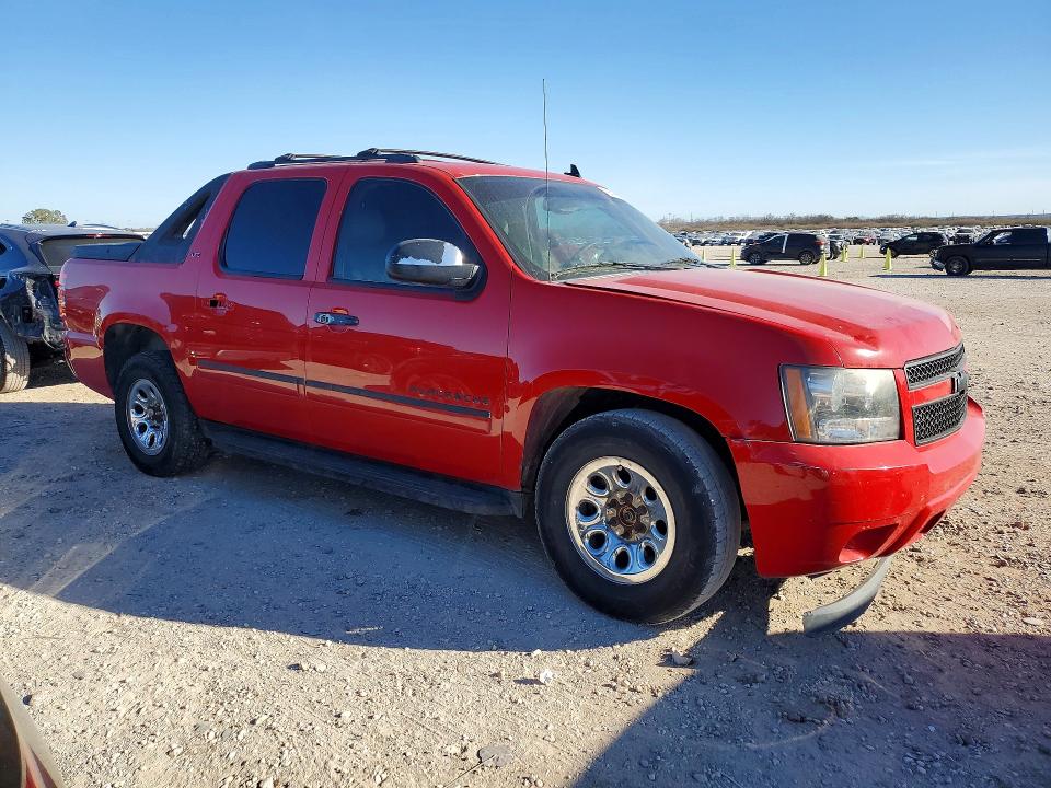 Photo 4 from auction – 2011 CHEVROLET AVALANCHE with VIN 3GNTKGE3XBG268160