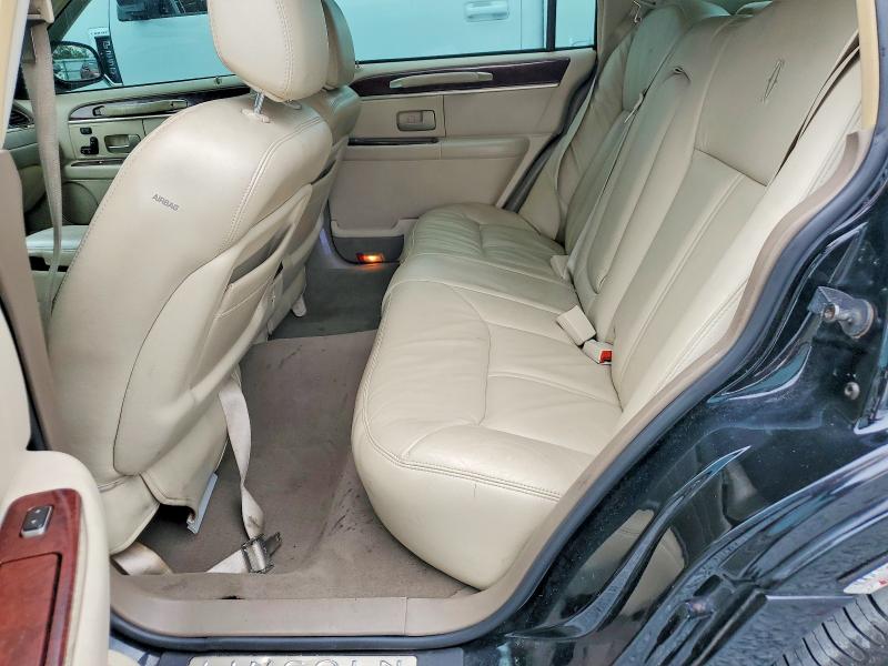 Photo 10 from auction – 2003 LINCOLN TOWN CAR with VIN 1LNHM83W13Y630827