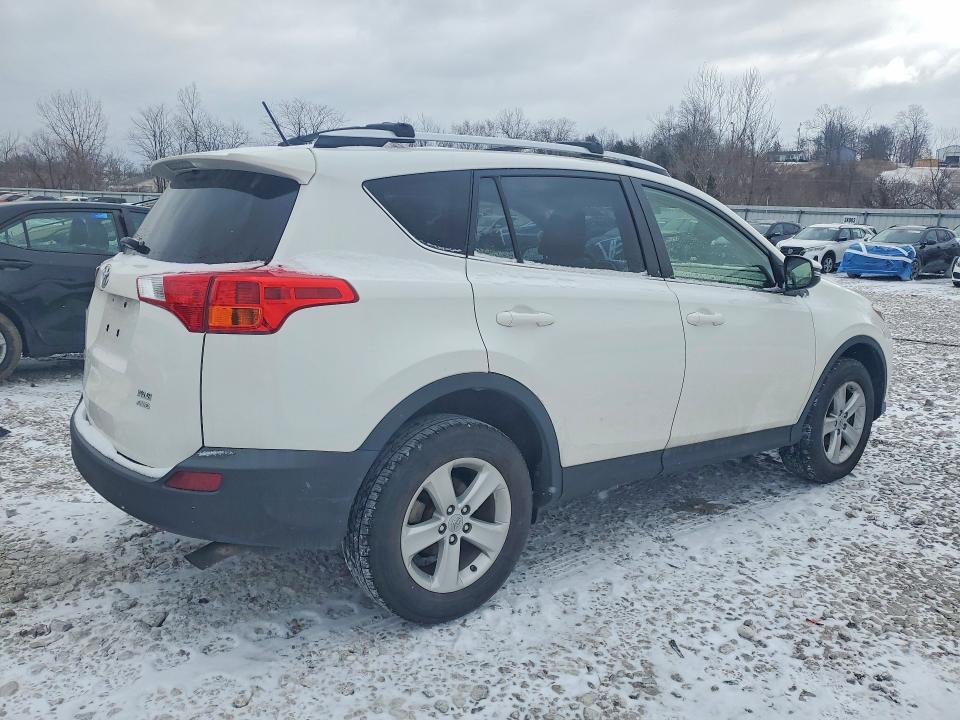 Photo 3 from auction – 2013 TOYOTA RAV4 with VIN JTMRFREVXDD012492