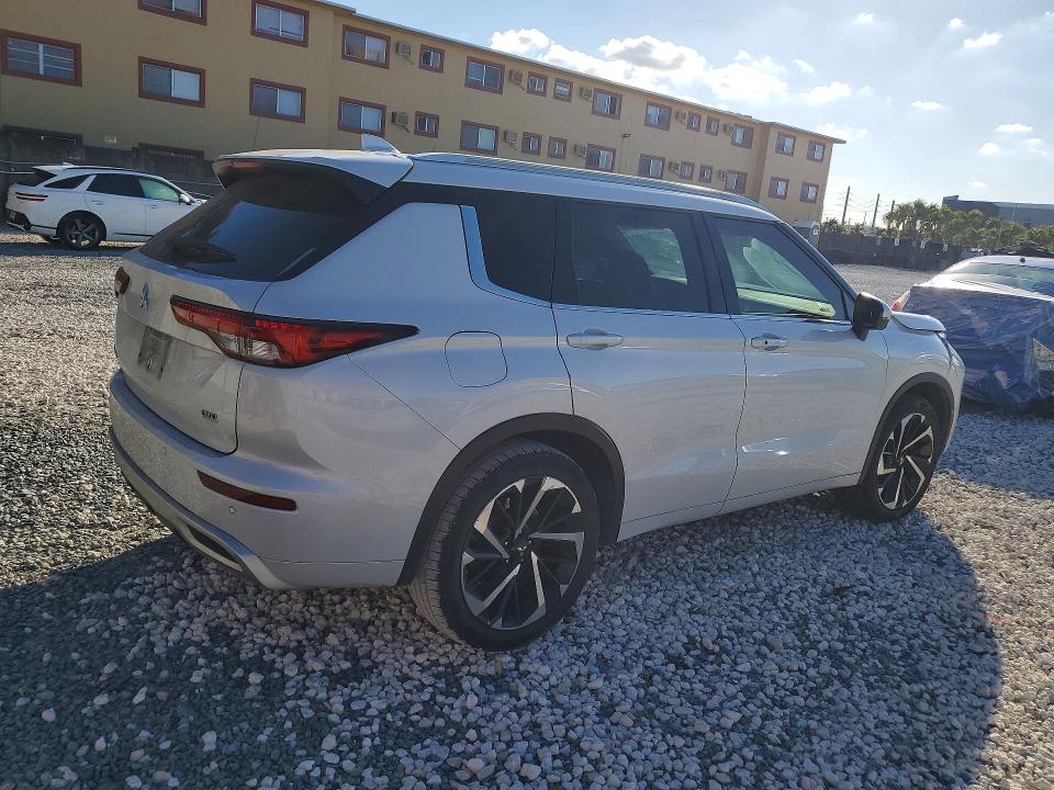 Photo 3 from auction – 2022 MITSUBISHI OUTLANDER with VIN JA4J3VA88NZ084045