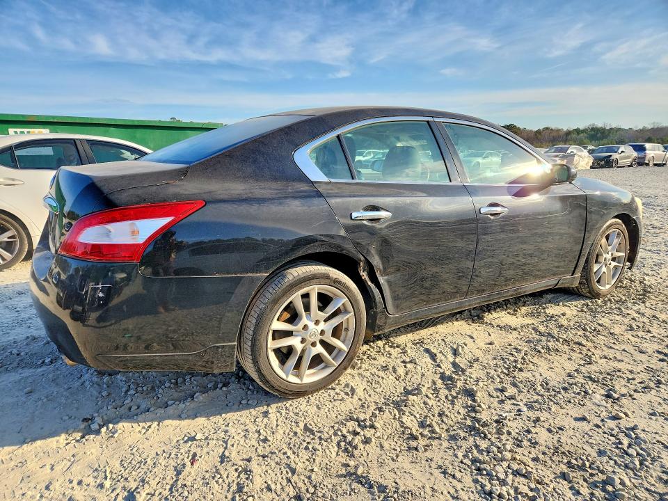Photo 3 from auction – 2010 NISSAN MAXIMA with VIN 1N4AA5AP1AC813816