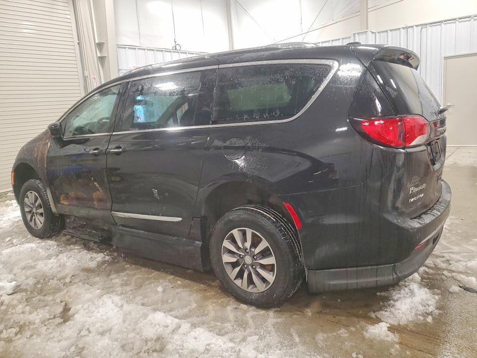 Photo 2 from auction – 2020 CHRYSLER PACIFICA T with VIN 2C4RC1EG2LR173071