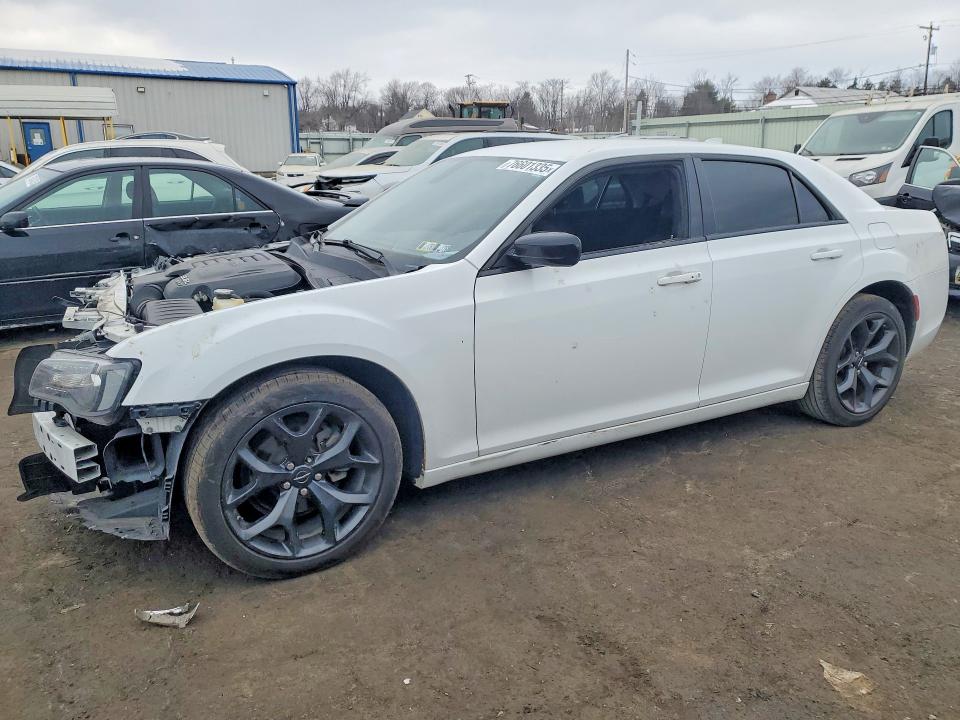 CHRYSLER 300 2022 with VIN 2C3CCAAG6NH111861 - Photo from auction