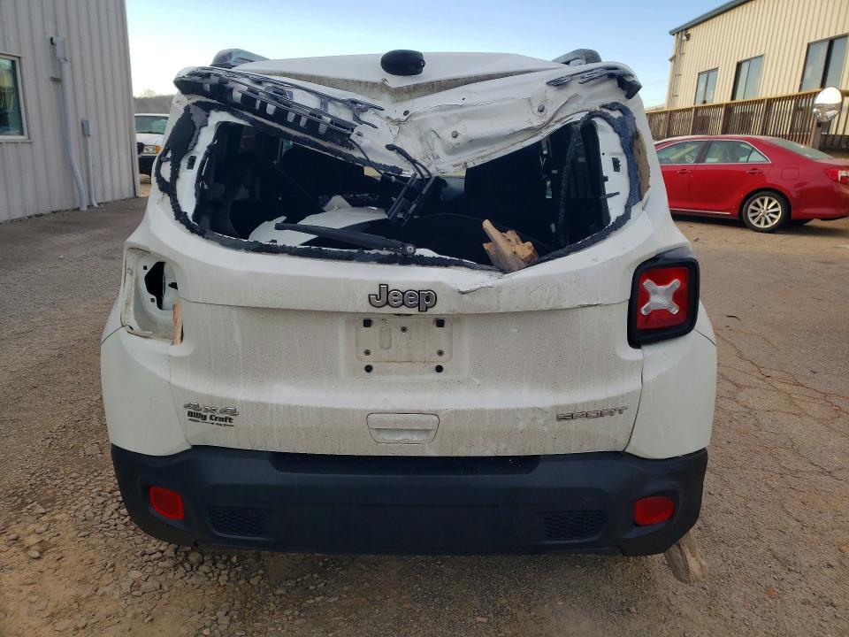 Photo 6 from auction – 2021 JEEP RENEGADE S with VIN ZACNJDAB9MPM10352