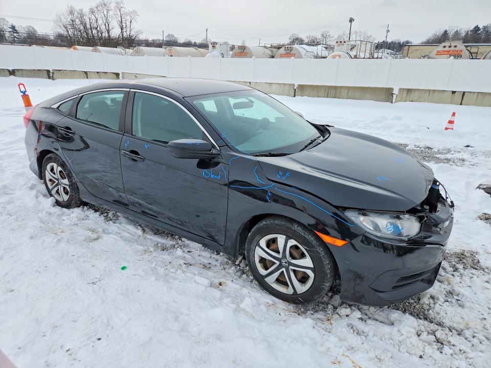 Photo 4 from auction – 2017 HONDA CIVIC LX with VIN 19XFC2F52HE068285