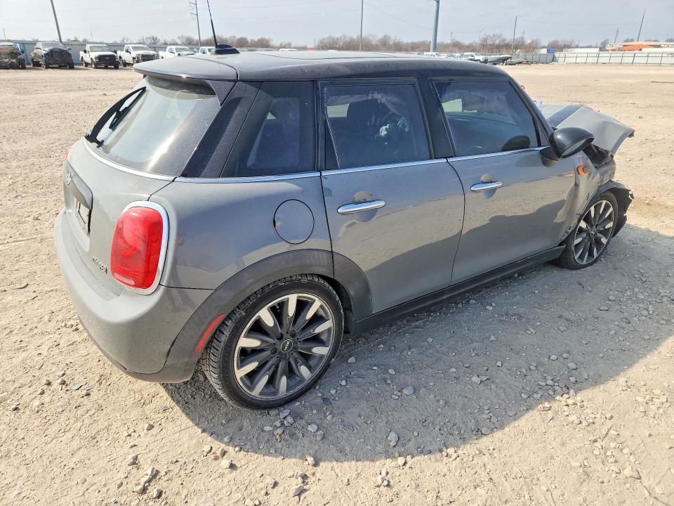 Photo 3 from auction – 2016 MINI COOPER with VIN WMWXU1C5XG2D08338