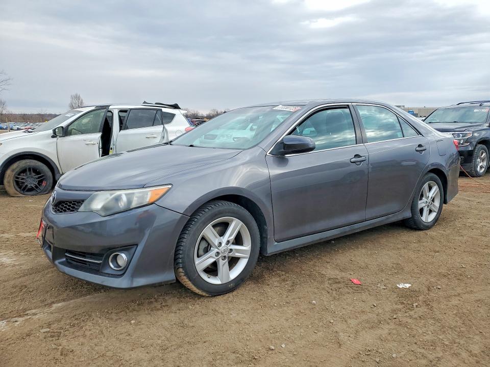 TOYOTA CAMRY L 2014 مع رقم تعريف المركبة 4T1BF1FK4EU738532 - صورة من المزاد