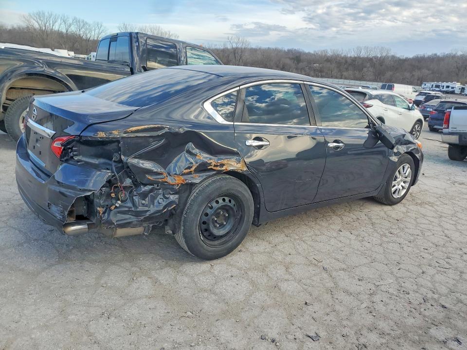 Photo 3 from auction – 2016 NISSAN ALTIMA with VIN 1N4AL3APXGC240941