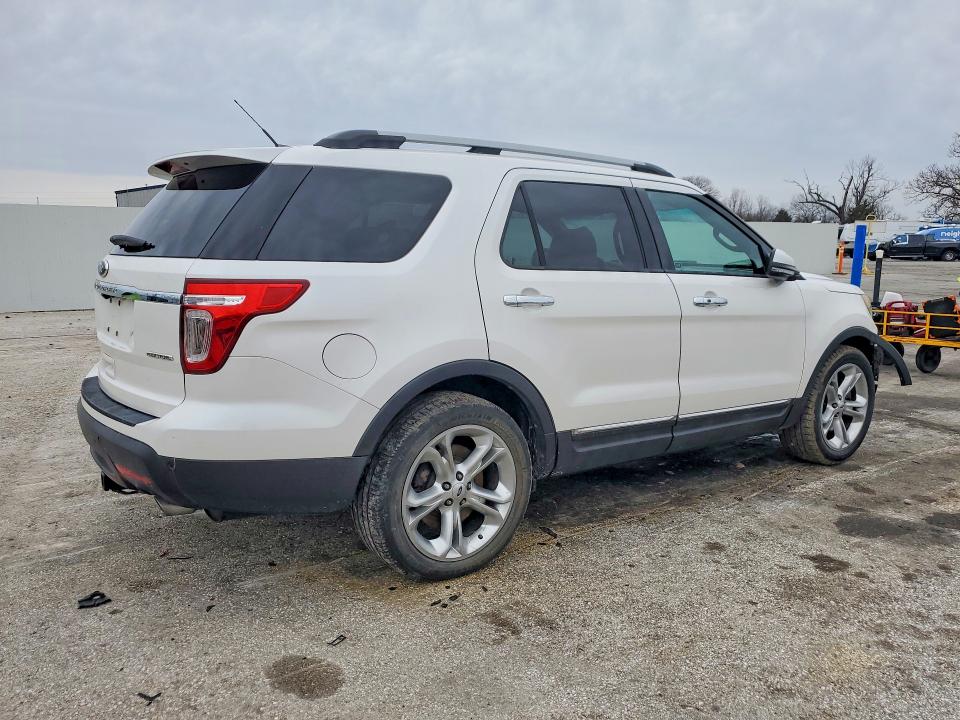 Photo 3 from auction – 2013 FORD EXPLORER with VIN 1FM5K7F84DGC01351