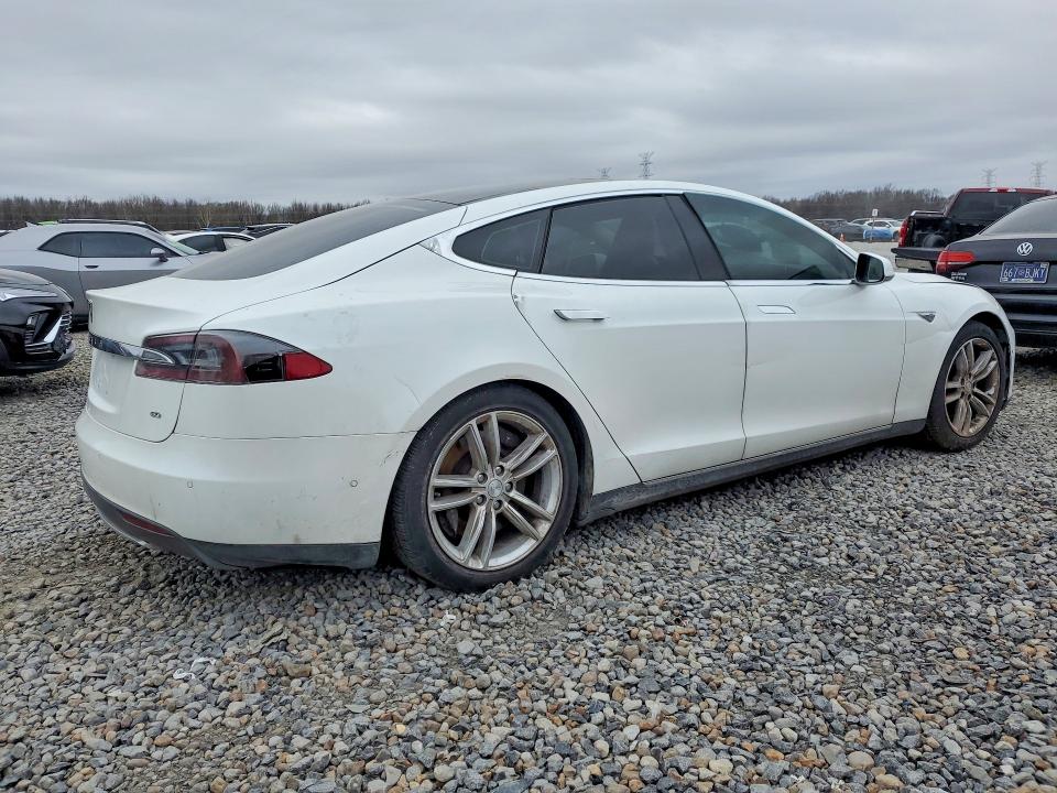 Photo 3 from auction – 2014 TESLA MODEL S with VIN 5YJSA1S13EFP66086