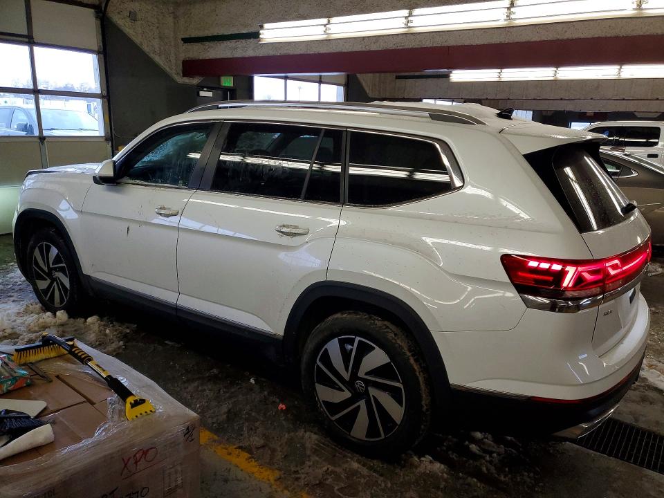 Photo 2 from auction – 2024 VOLKSWAGEN ATLAS SEL with VIN 1V2BR2CA7RC513108