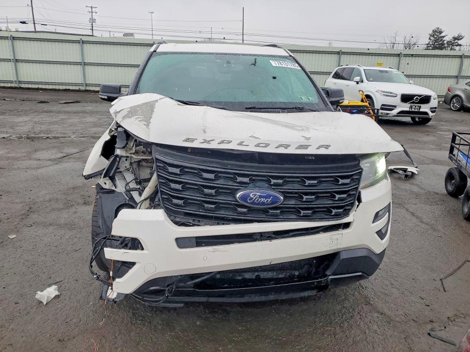 Photo 5 from auction – 2017 FORD EXPLORER with VIN 1FM5K8GT1HGB85768