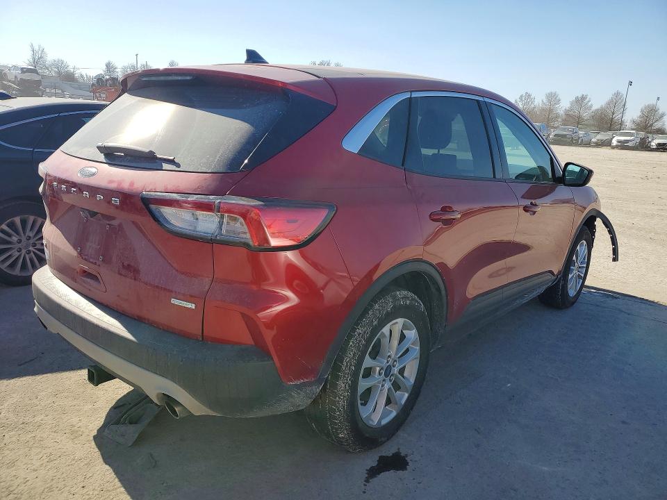 Photo 3 from auction – 2020 FORD ESCAPE with VIN 1FMCU0G63LUA10526