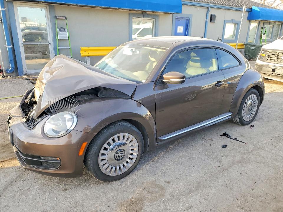 VOLKSWAGEN BEETLE 2013 with VIN 3VWHP7AT6DM678946 - Photo from auction