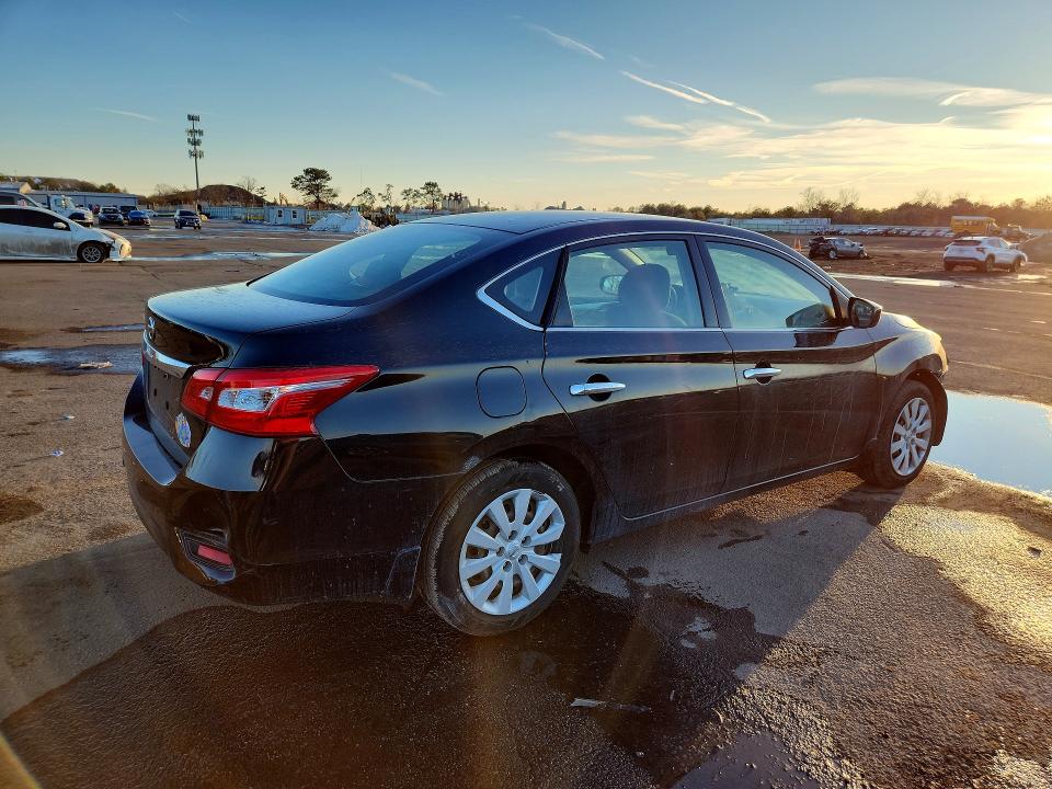 Photo 3 from auction – 2017 NISSAN SENTRA with VIN 3N1AB7AP2HY322484