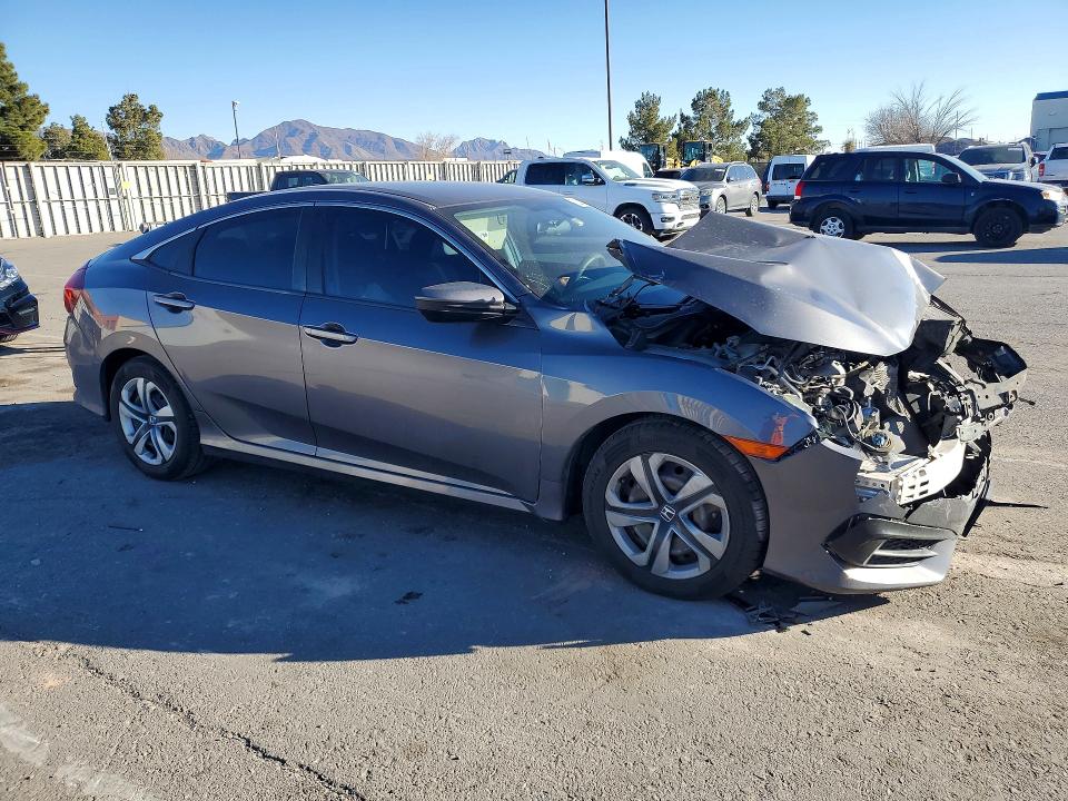صورة رقم 4 من المزاد - 2017 HONDA CIVIC مع VIN 2HGFC2F54HH557910