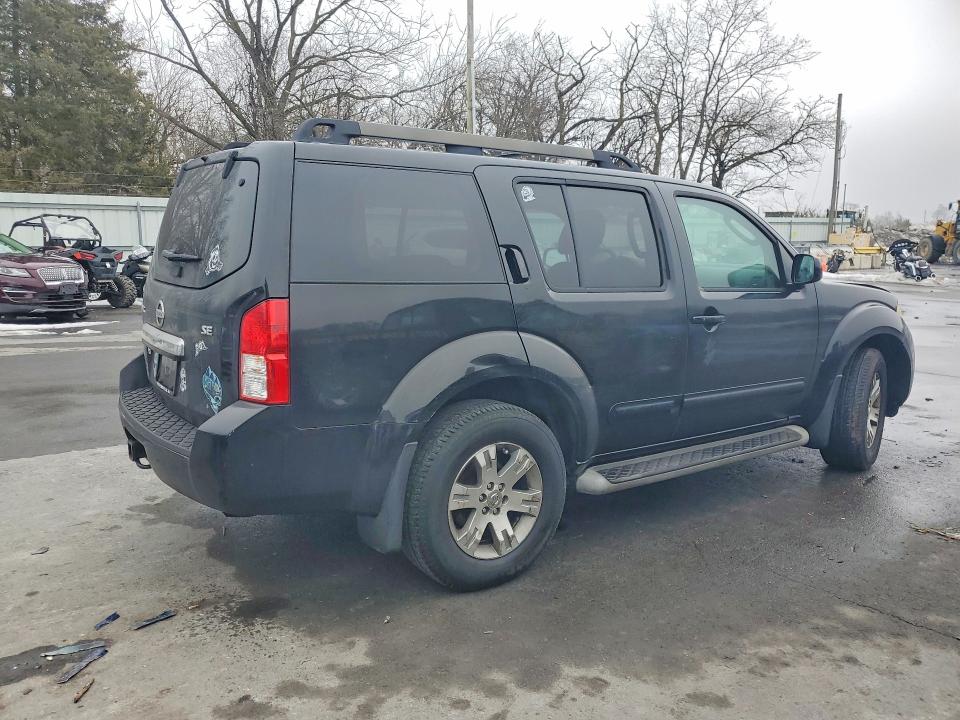 Photo 3 from auction – 2010 NISSAN PATHFINDER with VIN 5N1AR1NB5AC610045