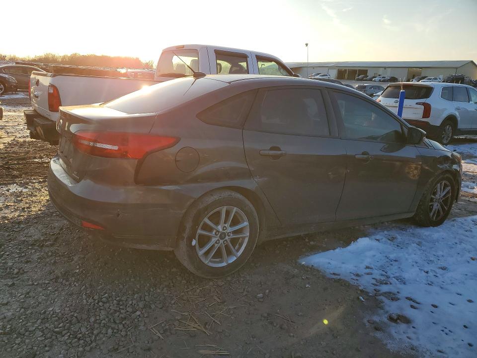 Photo 3 from auction – 2015 FORD FOCUS SE with VIN 1FADP3F29FL246873