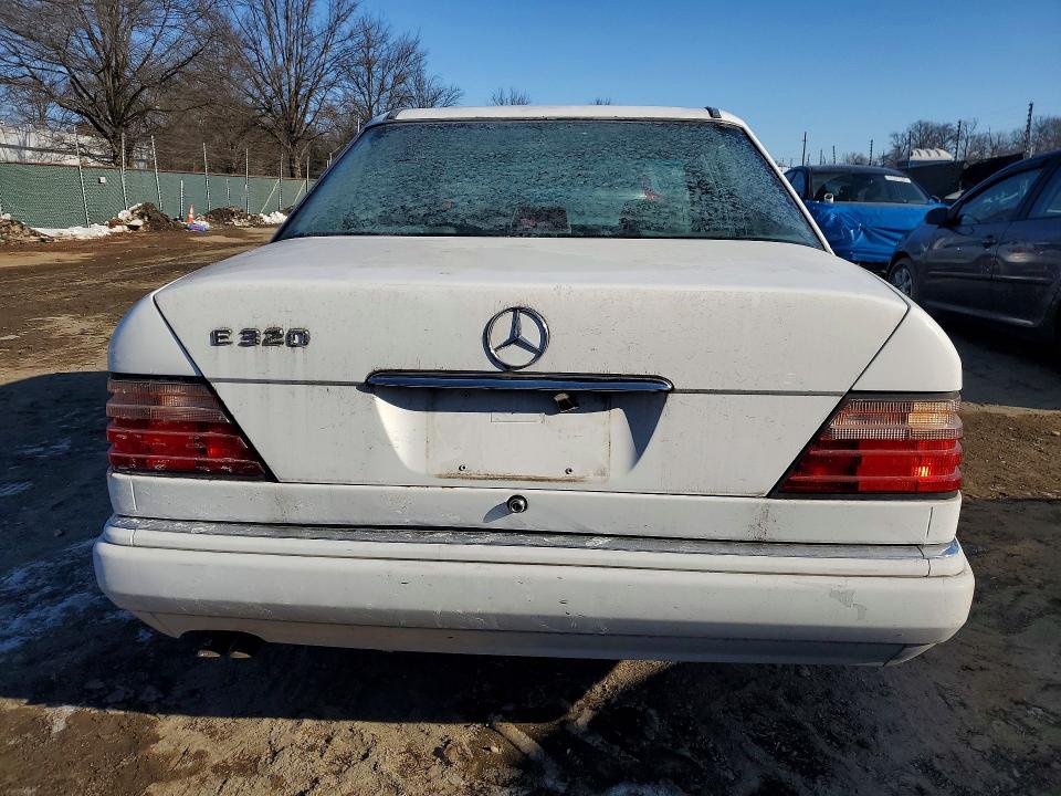 Photo 6 from auction – 1995 MERCEDES-BENZ E with VIN WDBEA32E3SC196786