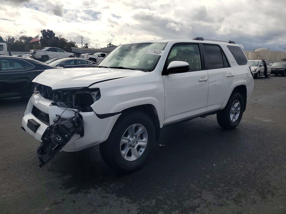 TOYOTA 4RUNNER 2021 with VIN JTEEU5JR0M5236432 - Photo from auction