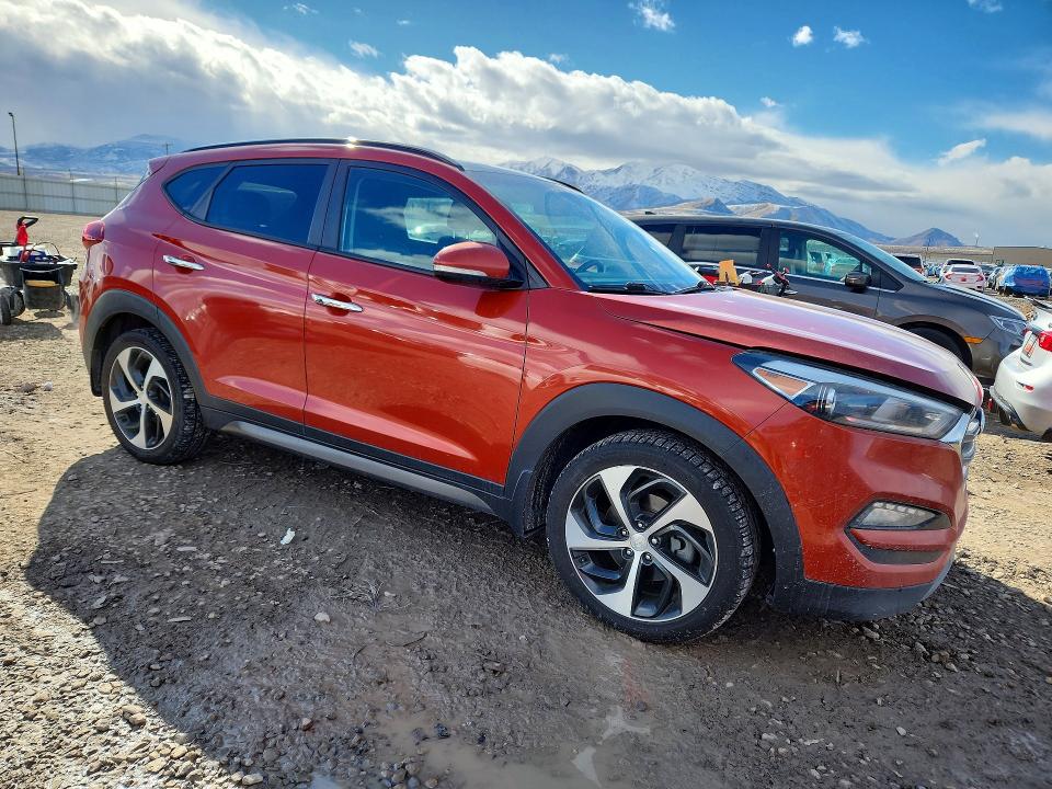 Photo 4 from auction – 2016 HYUNDAI TUCSON LIM with VIN KM8J3CA20GU200937
