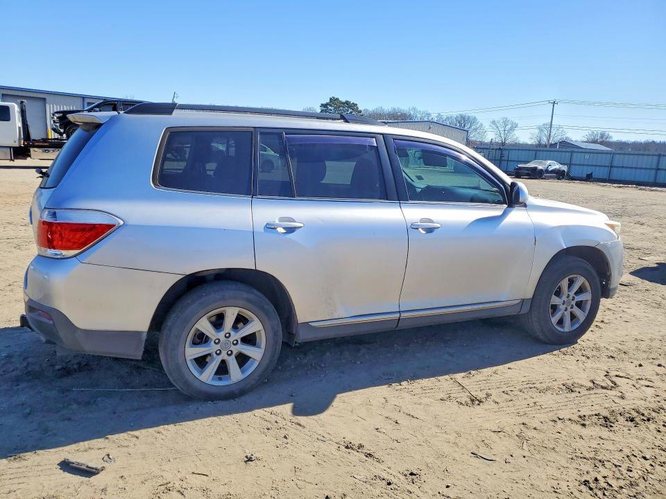Photo 3 from auction – 2012 TOYOTA HIGHLANDER with VIN 5TDZA3EH5CS030620