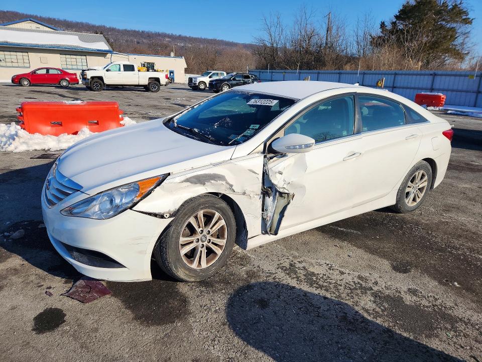 HYUNDAI SONATA GLS 2014 with VIN 5NPEB4AC8EH850002 - Photo from auction