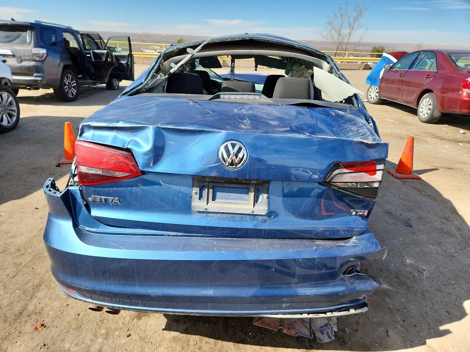 Photo 6 from auction – 2018 VOLKSWAGEN JETTA with VIN 3VW2B7AJ0JM232211