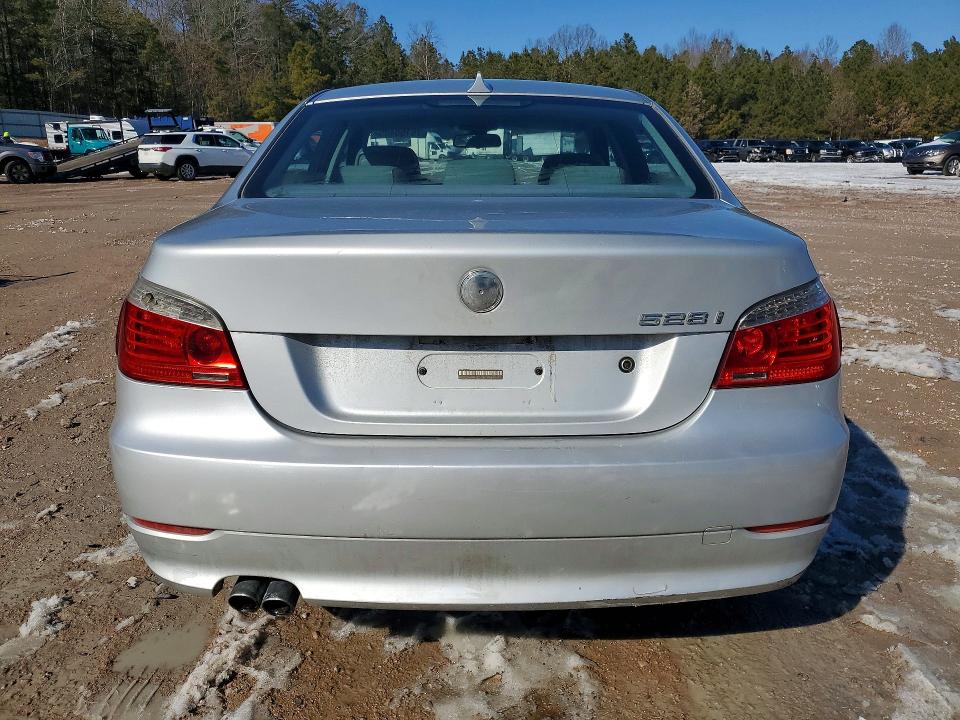 Photo 6 from auction – 2008 BMW 528 I with VIN WBANU53528C111428