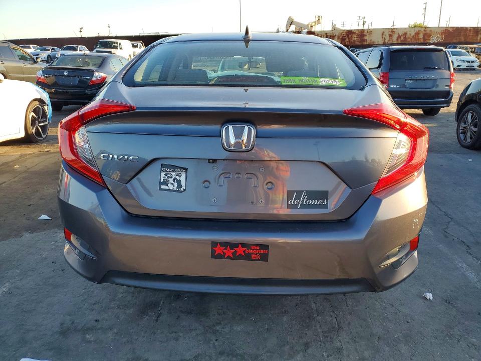 Фото 6 с аукциона – 2017 HONDA CIVIC с VIN 19XFC2F77HE230400