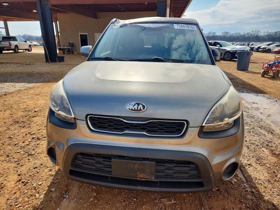 Photo 5 from auction – 2013 KIA SOUL with VIN KNDJT2A57D7627454