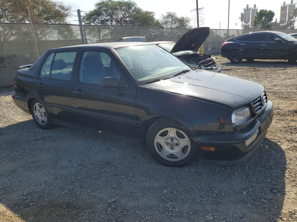 Foto 4 de la subasta – 1997 VOLKSWAGEN JETTA con VIN 3VWVB81H0VM133099