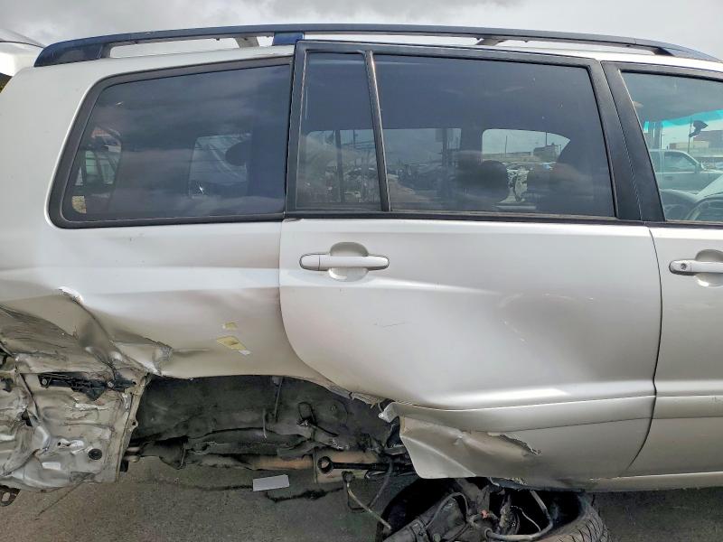 Photo 11 from auction – 2005 TOYOTA HIGHLANDER with VIN JTEDP21AX50069362