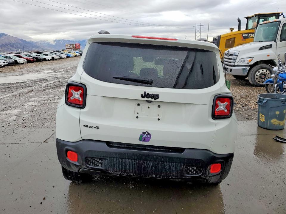 Photo 6 from auction – 2017 JEEP RENEGADE with VIN ZACCJBBB1HPE65297