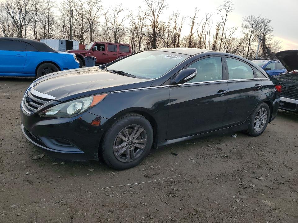 HYUNDAI SONATA GLS 2014 with VIN 5NPEB4AC4EH945026 - Photo from auction