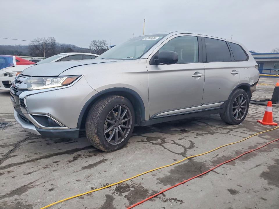 MITSUBISHI OUTLANDER 2018 with VIN JA4AD2A31JZ060504 - Photo from auction