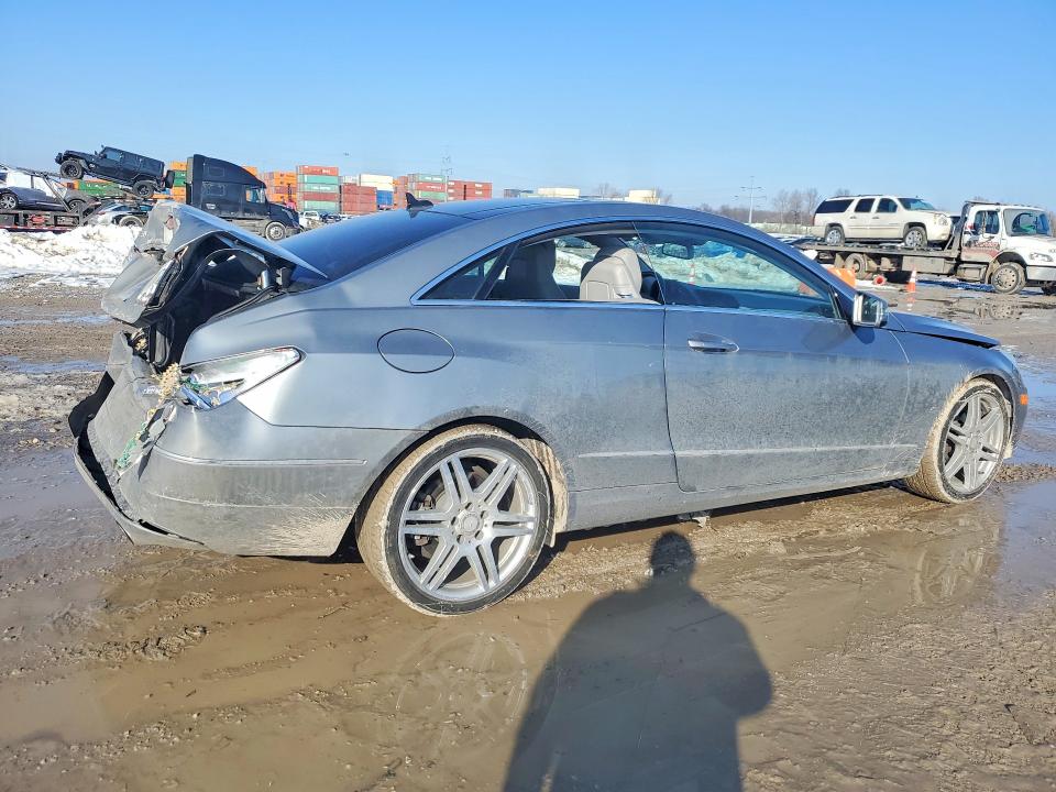 Photo 3 from auction – 2011 MERCEDES-BENZ E with VIN WDDKJ5GB5BF071727