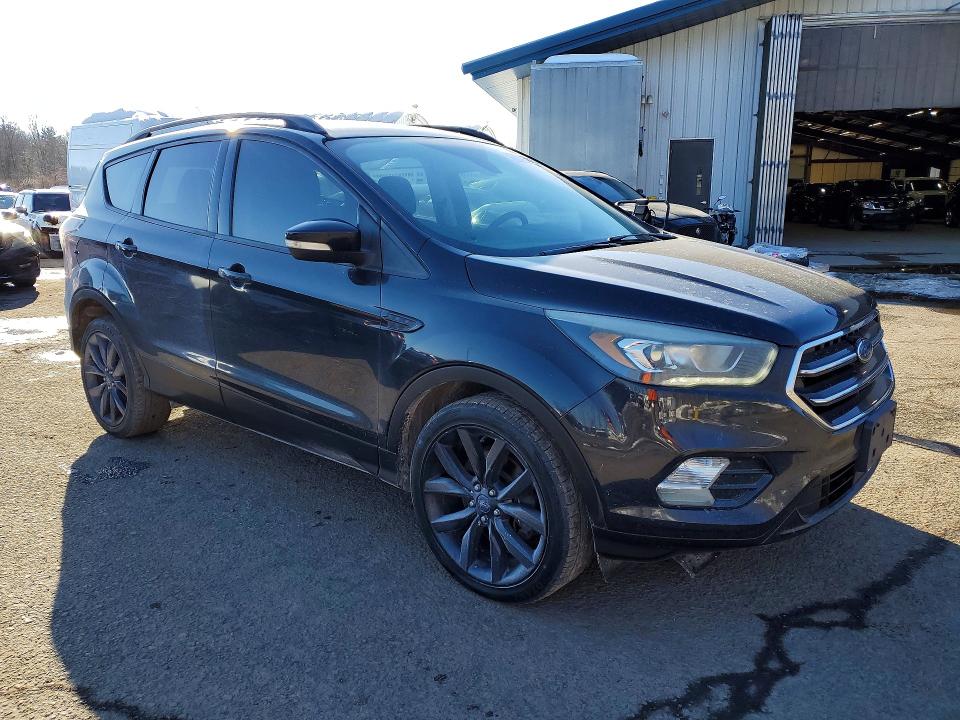 Photo 4 from auction – 2017 FORD ESCAPE with VIN 1FMCU9J93HUA11528