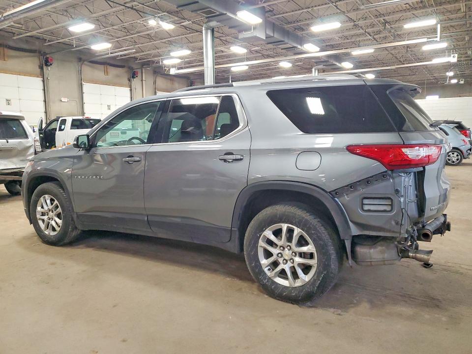 Photo 2 from auction – 2018 CHEVROLET TRAVERSE with VIN 1GNEVGKW0JJ199331