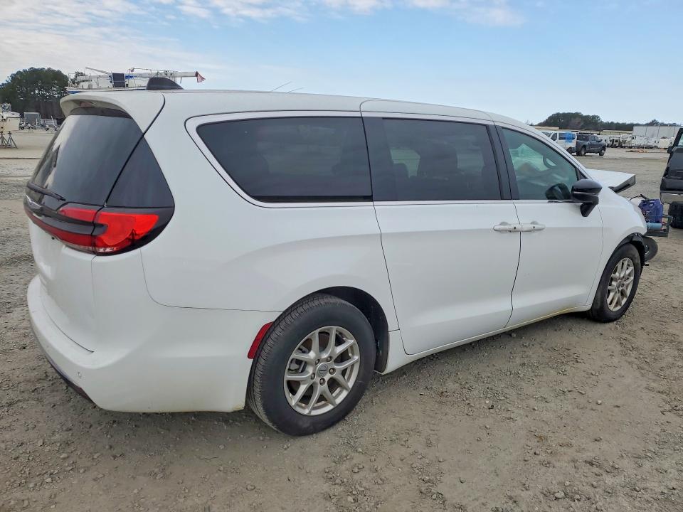 Photo 3 from auction – 2025 CHRYSLER PACIFICA S with VIN 2C4RC1BG1SR512843