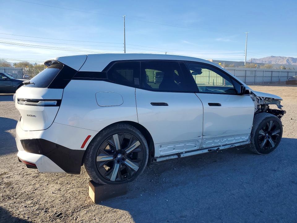 Photo 3 from auction – 2023 BMW IX XDRIVE5 with VIN WB523CF09PCM75997