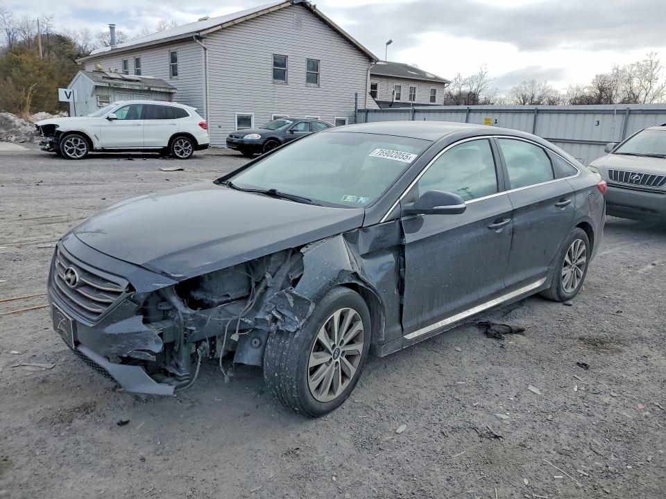 HYUNDAI SONATA 2015 with VIN 5NPE34AF4FH070118 - Photo from auction