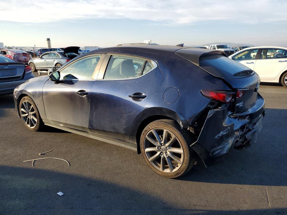 Photo 2 from auction – 2019 MAZDA 3 with VIN JM1BPBMM2K1134521
