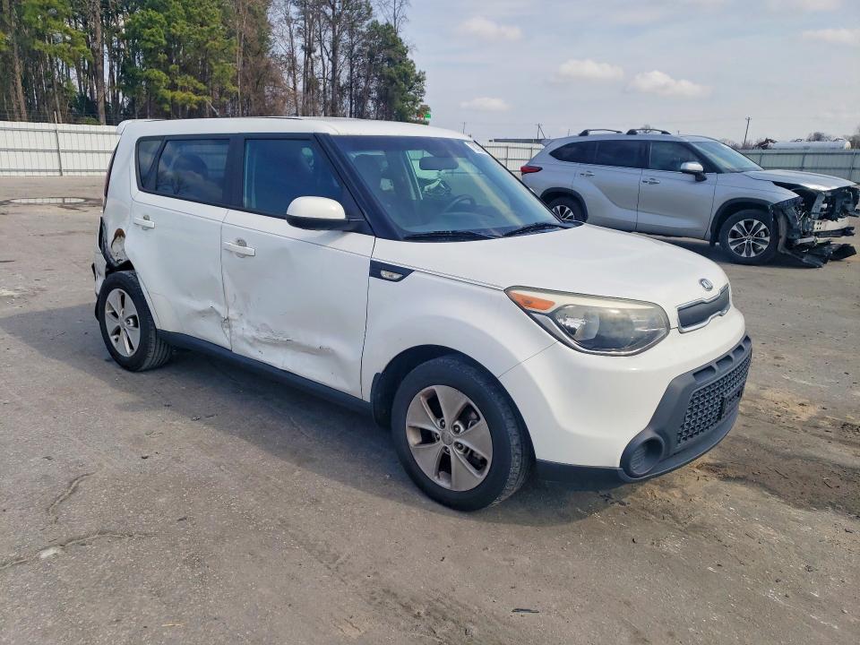 Photo 4 from auction – 2014 KIA SOUL with VIN KNDJN2A27E7024747