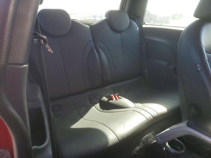 Photo 10 from auction – 2006 MINI COOPER S with VIN WMWRE33556TJ40681